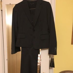 Anne Klein 2-Piece Pant Suit